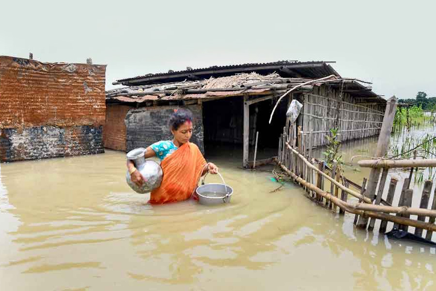Adaptive capacities for women’s mobility during displacement after floods and riverbank erosion in Assam, India