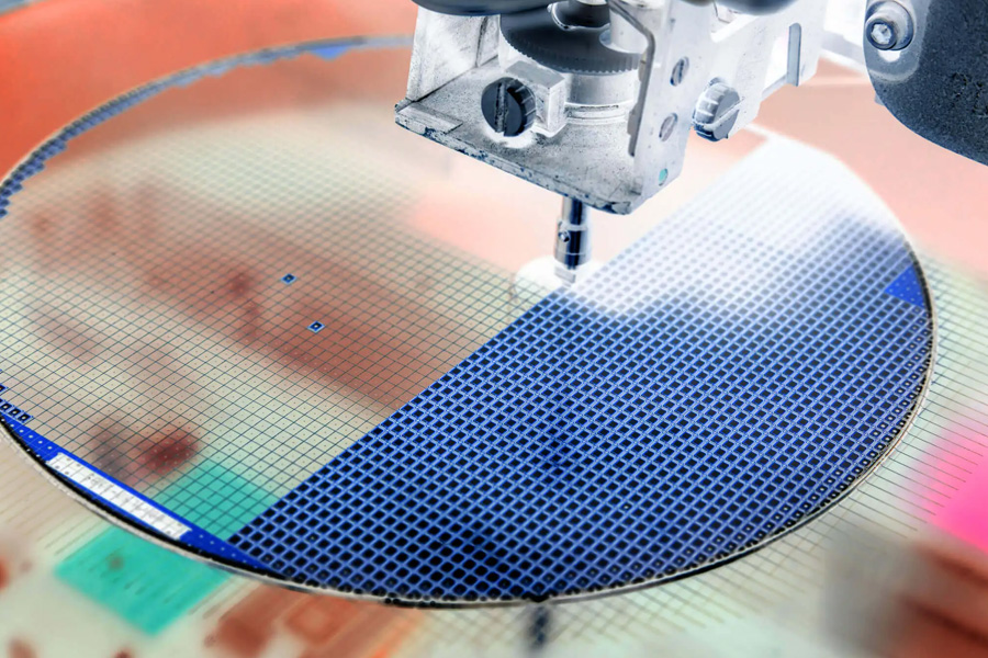 Reduction of defects in the lapping process of the silicon wafer manufacturing: the six sigma application