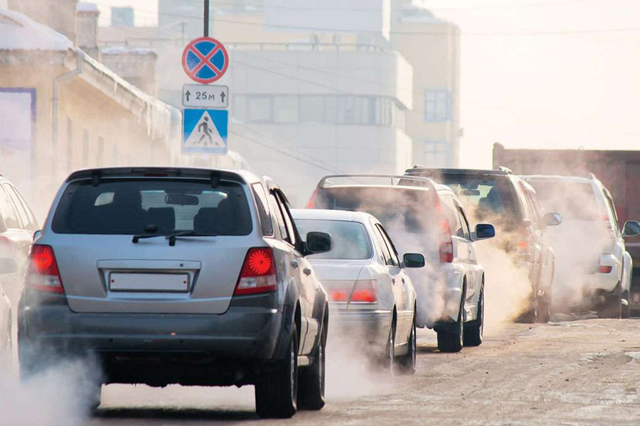 Creating a carbon trading market for vehicular pollution between private individuals