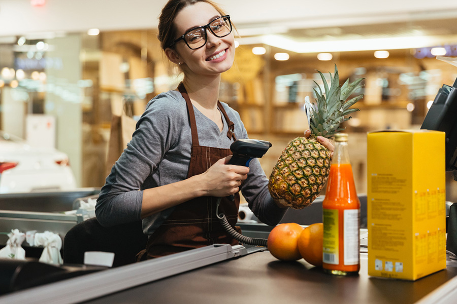 How does convenience impact showrooming intention? Omnichannel retail strategies to manage global retail apocalypse