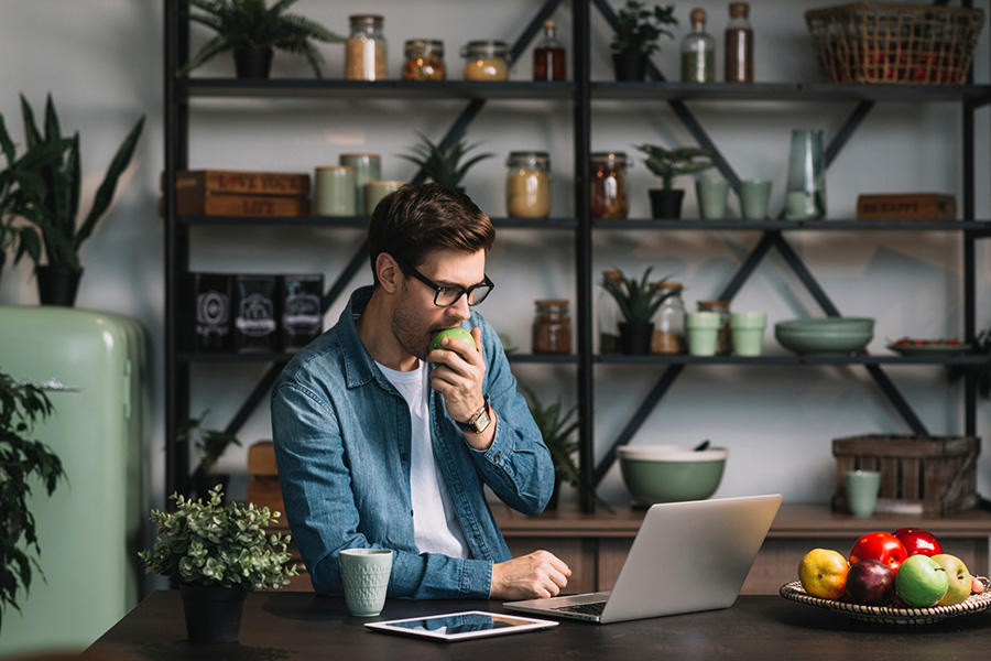 Role of networking and partnerships in the success of hybrid entrepreneurs